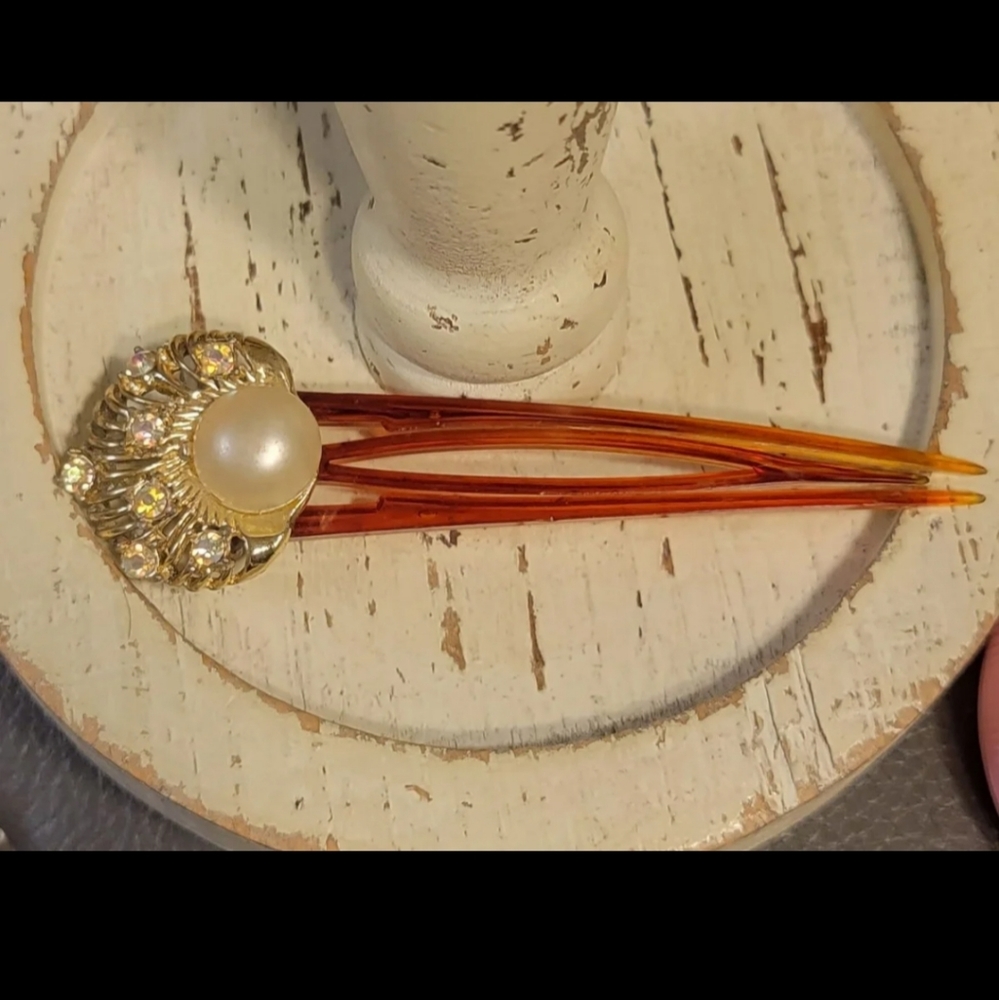 Pretty Vintage Or Antique Pearl And Rhinestone Hair Comb